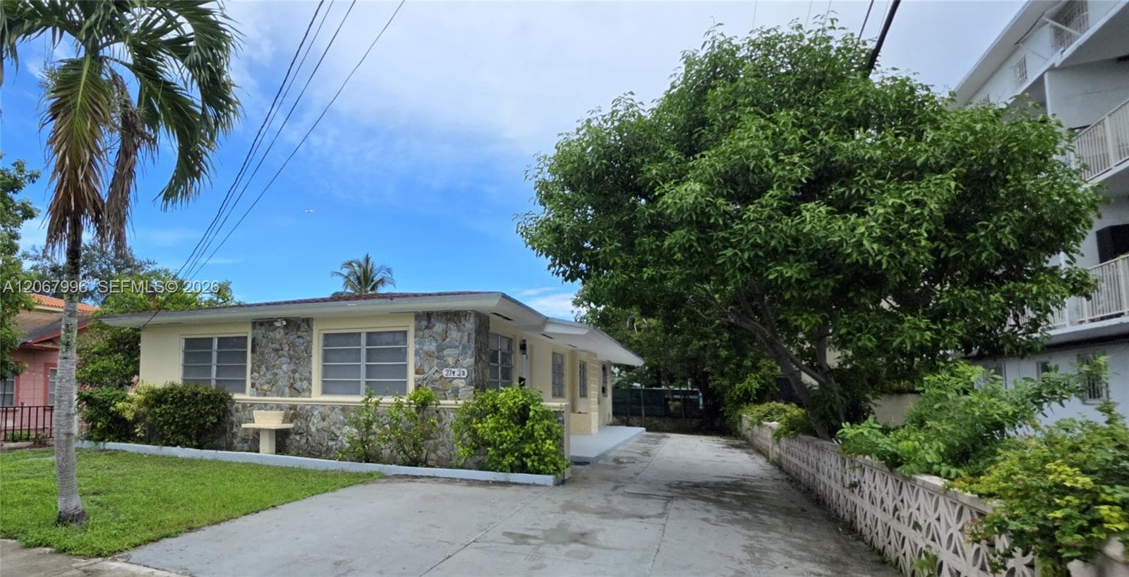 21 NW 32nd Ct, Miami, FL 33125 photo 5