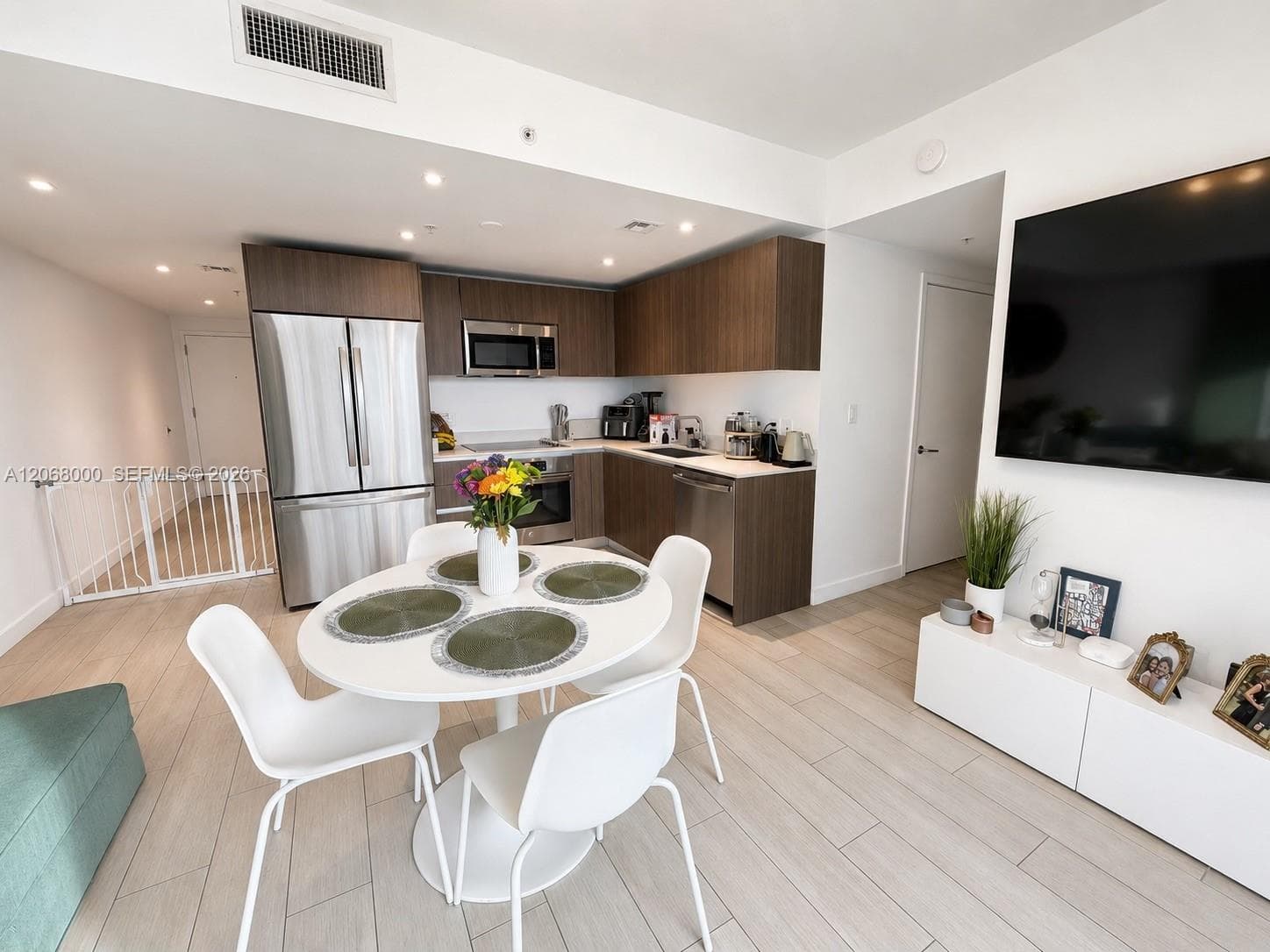 1600 SW 1st Ave # 906, Miami, FL 33129 photo 3
