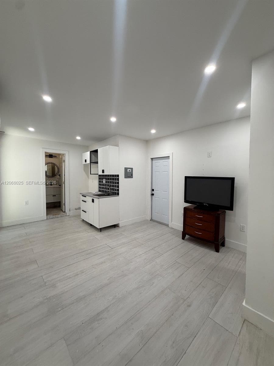 1140 N Douglas Rd # 1, Pembroke Pines, FL 33024
