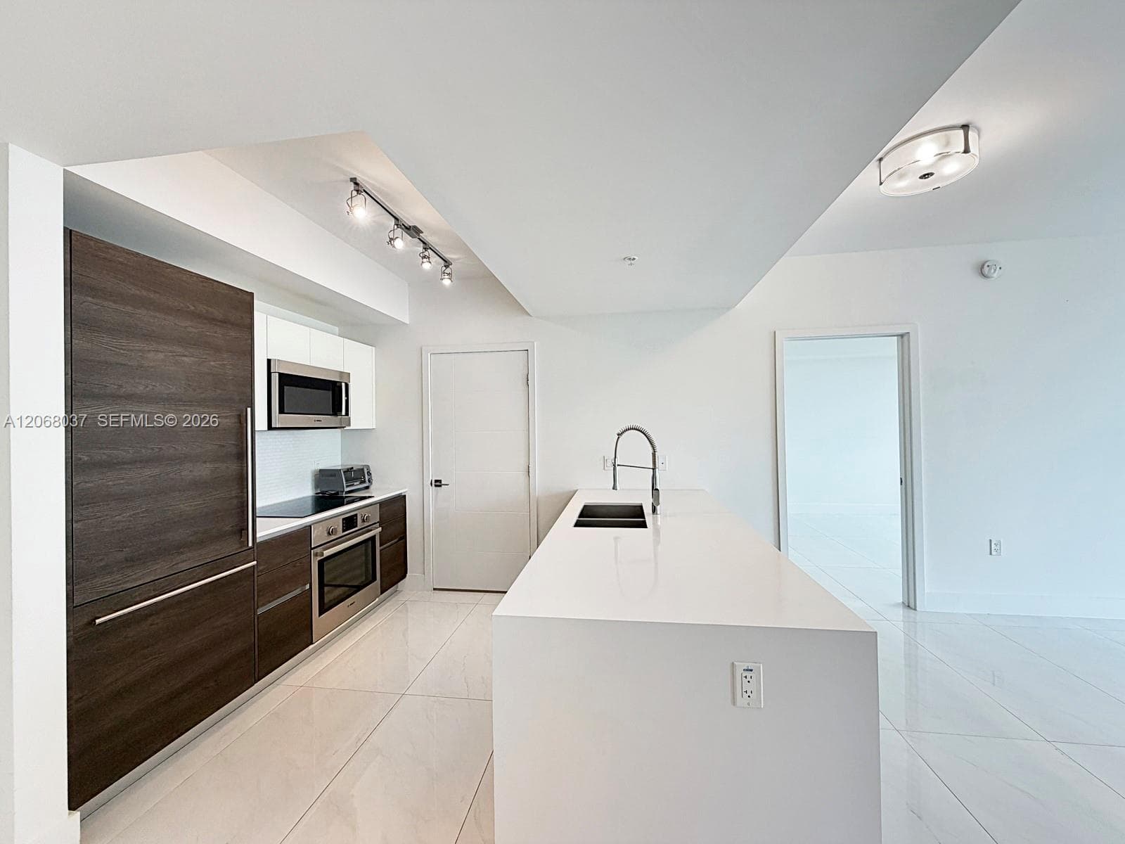 301 Altara Ave # 609, Coral Gables, FL 33146 photo 5