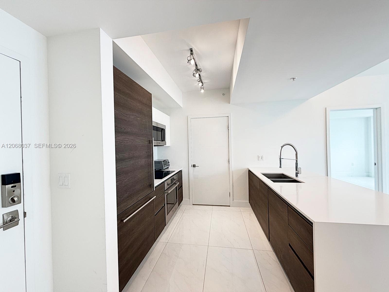 301 Altara Ave # 609, Coral Gables, FL 33146 photo 4