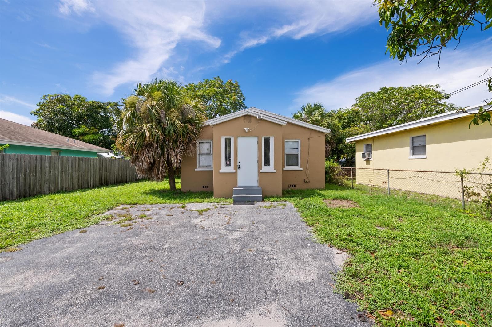 649 W 10TH Street, Riviera Beach, FL 33404 photo 3