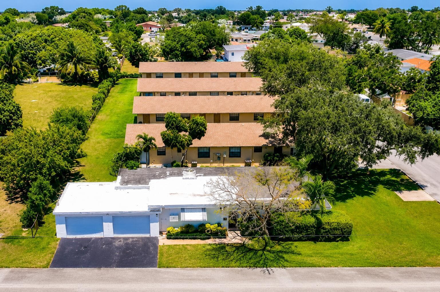 5619 MCKINLEY # A-H, Hollywood, FL 33021