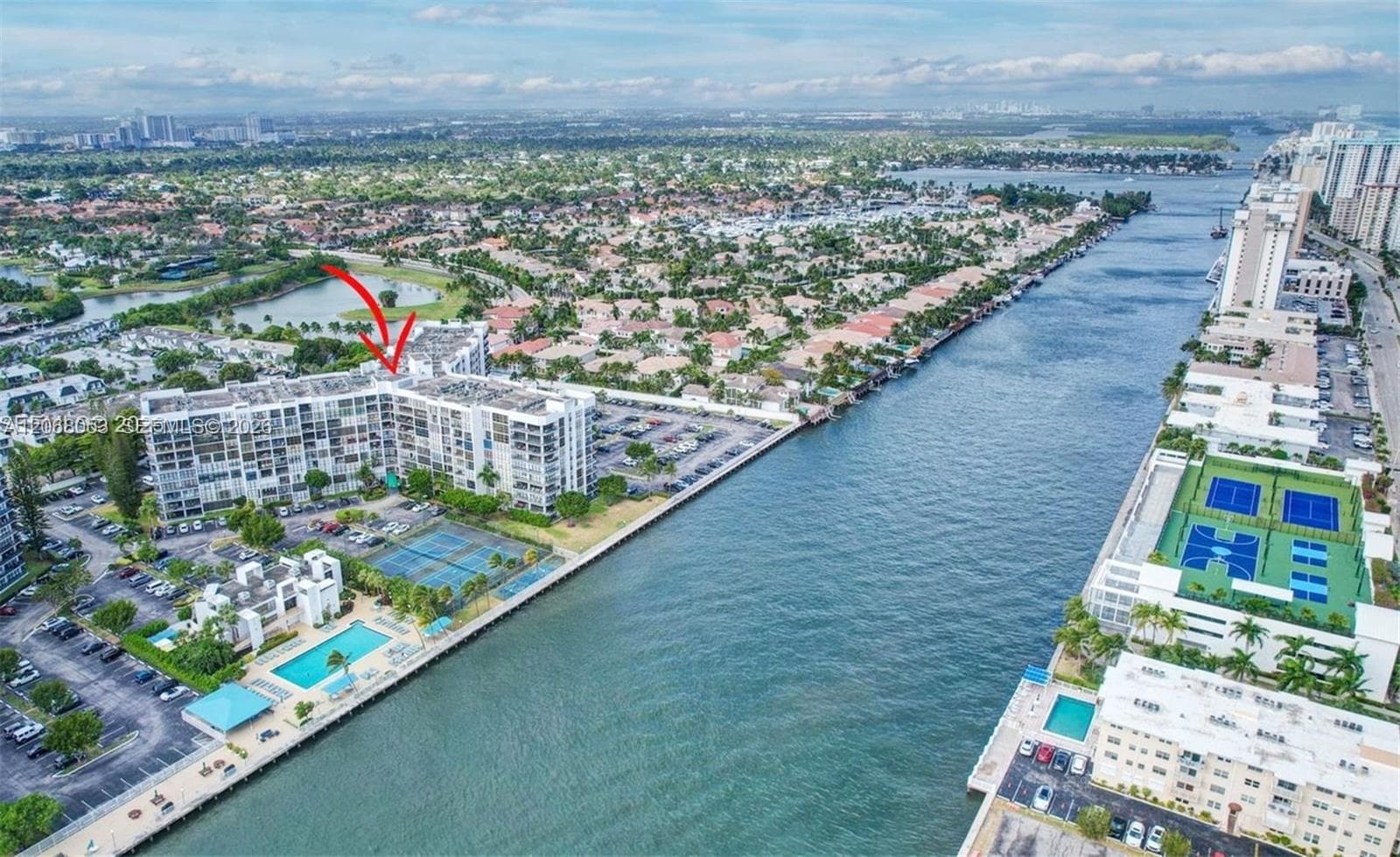 1000 Parkview Dr # 825, Hallandale Beach, FL 33009 photo 2