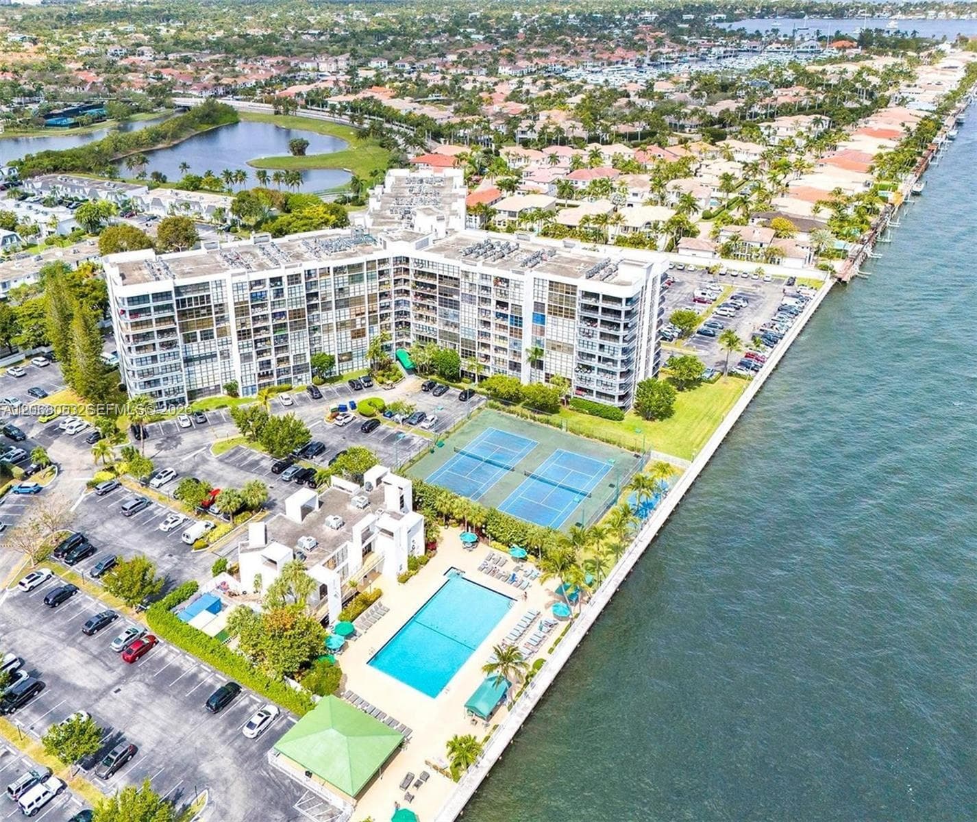 1000 Parkview Dr # 825, Hallandale Beach, FL 33009 photo 4