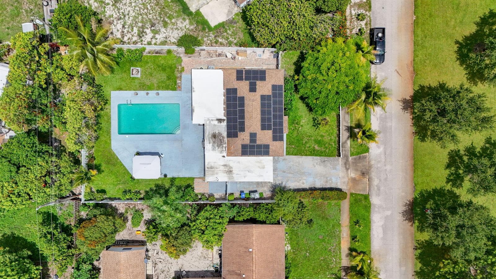 813 Date Palm Drive, Lake Park, FL 33403 photo 2