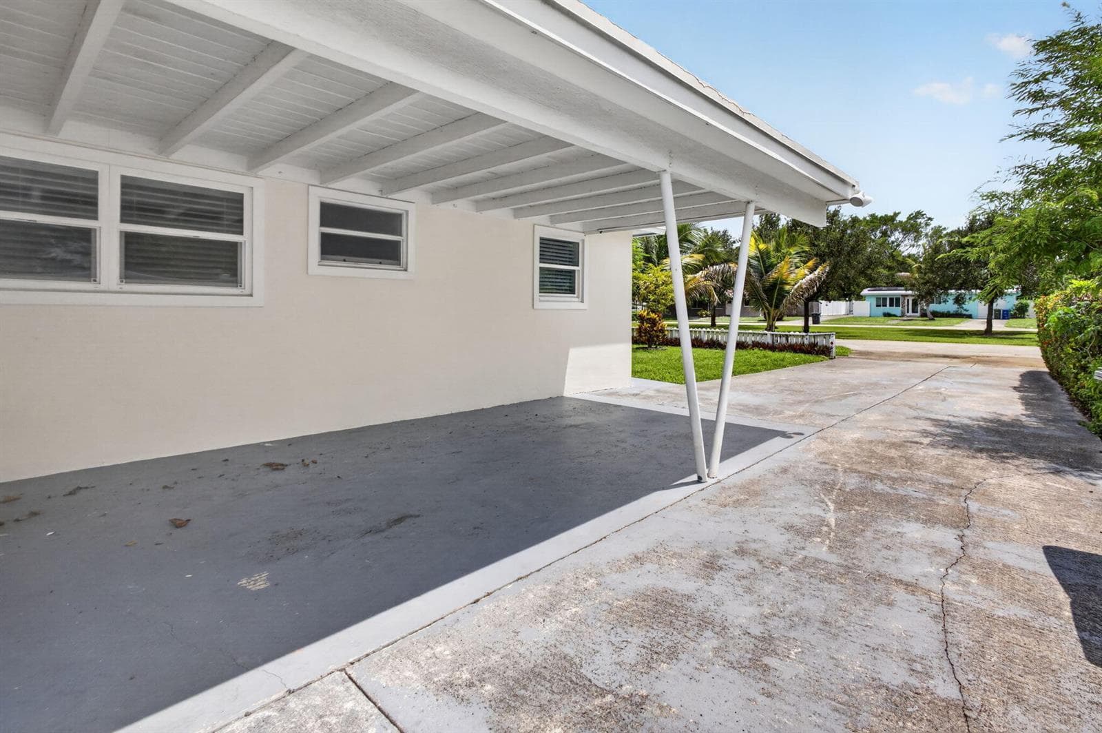 813 Date Palm Drive, Lake Park, FL 33403 photo 5