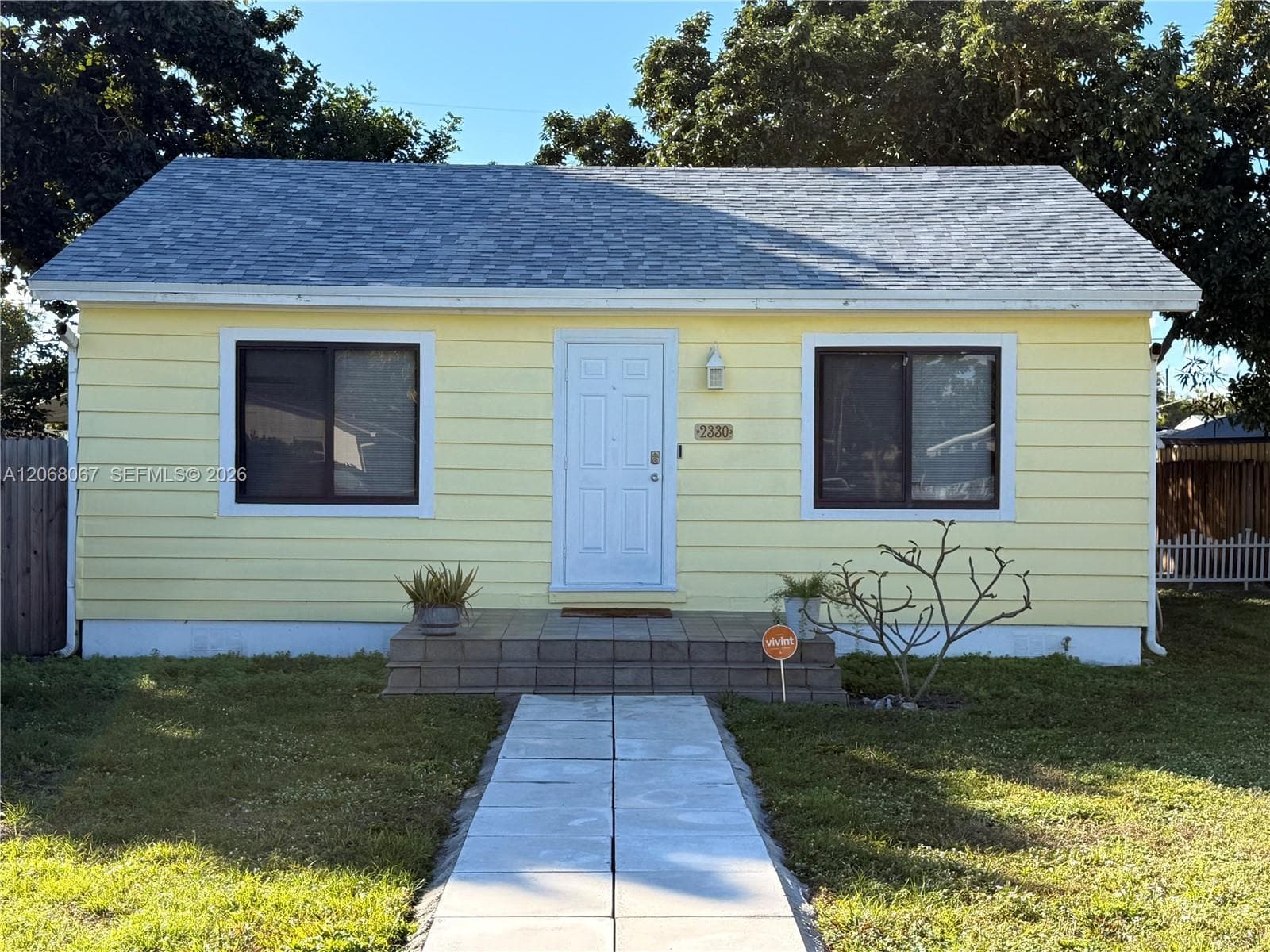 2330 Scott St, Hollywood, FL 33020 photo 2