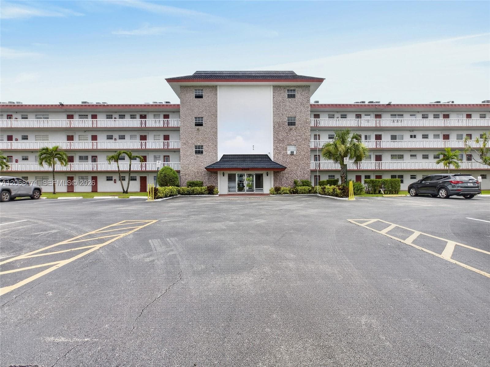 4140 NW 44th Ave # 408, Lauderdale Lakes, FL 33319 photo 3