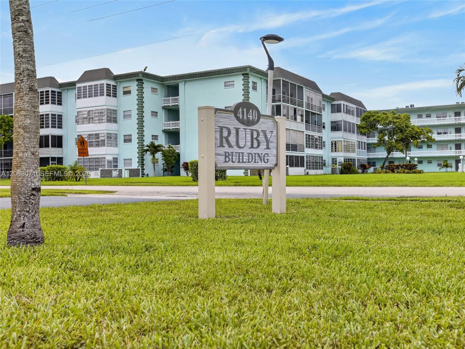 4140 NW 44th Ave # 408, Lauderdale Lakes, FL 33319