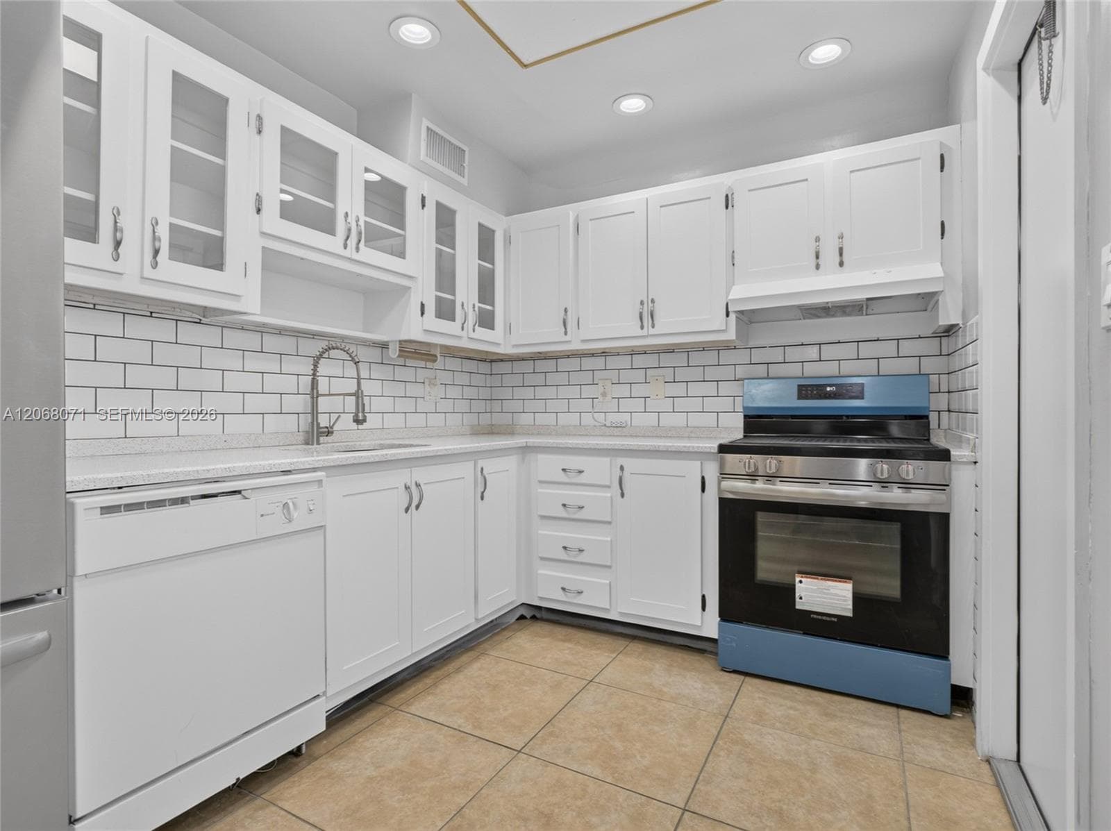 4140 NW 44th Ave # 408, Lauderdale Lakes, FL 33319 photo 5