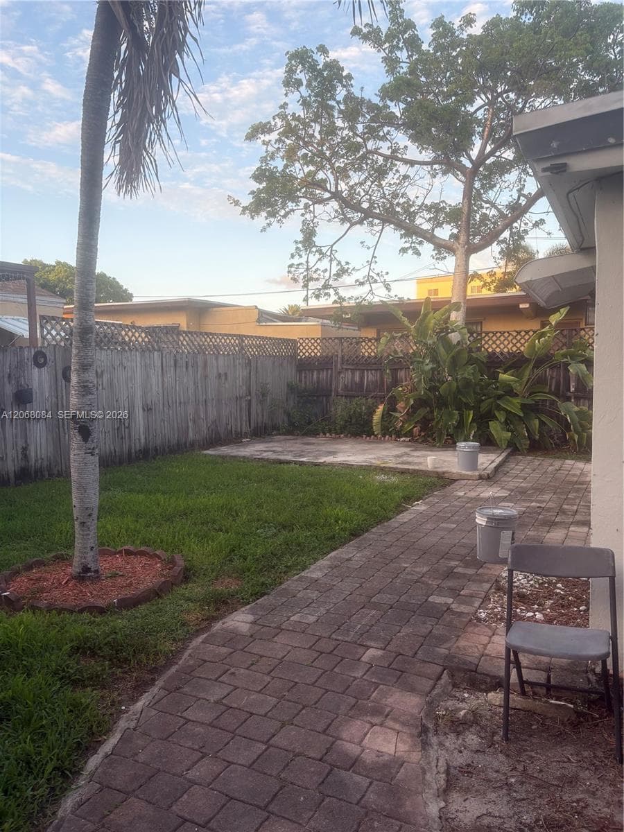 1806 Funston St # Rear, Hollywood, FL 33020 photo 3