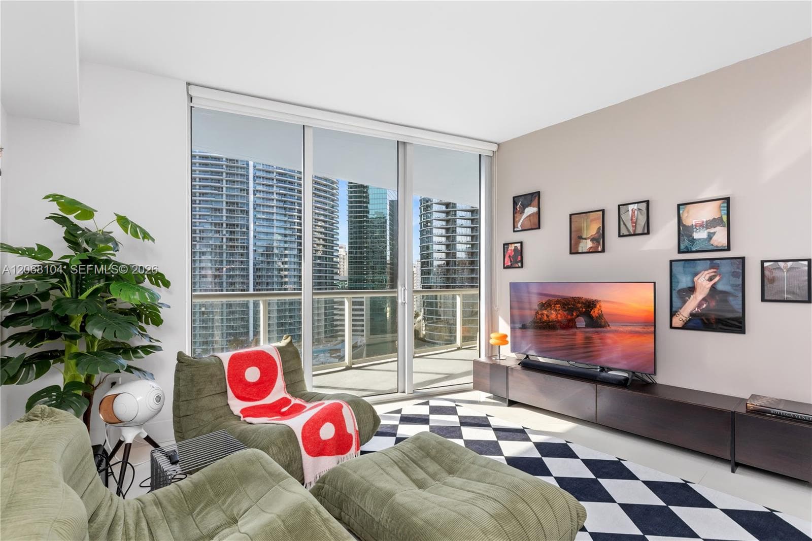 465 Brickell Ave # 2504, Miami, FL 33131 photo 5