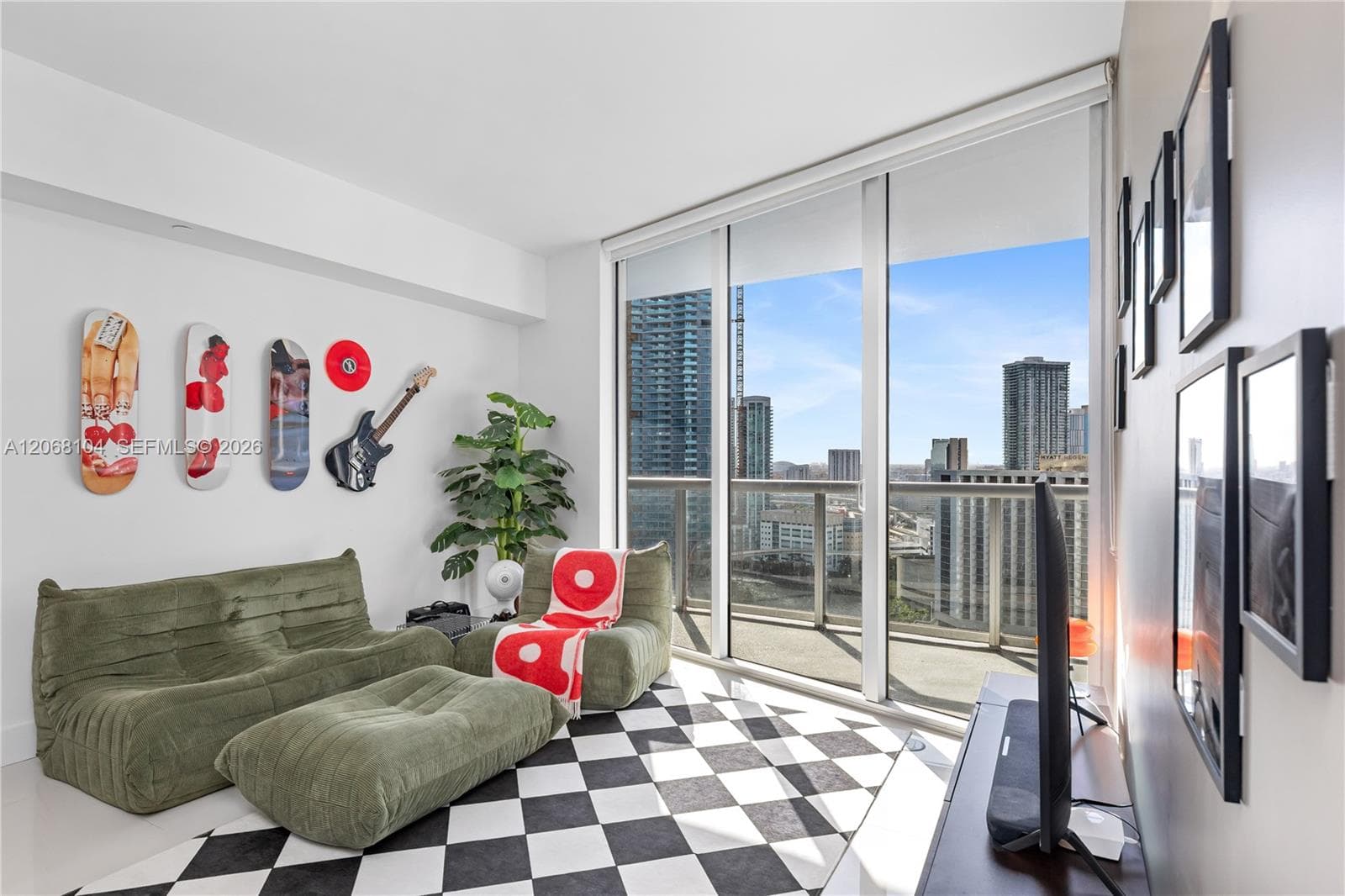 465 Brickell Ave # 2504, Miami, FL 33131 photo 4
