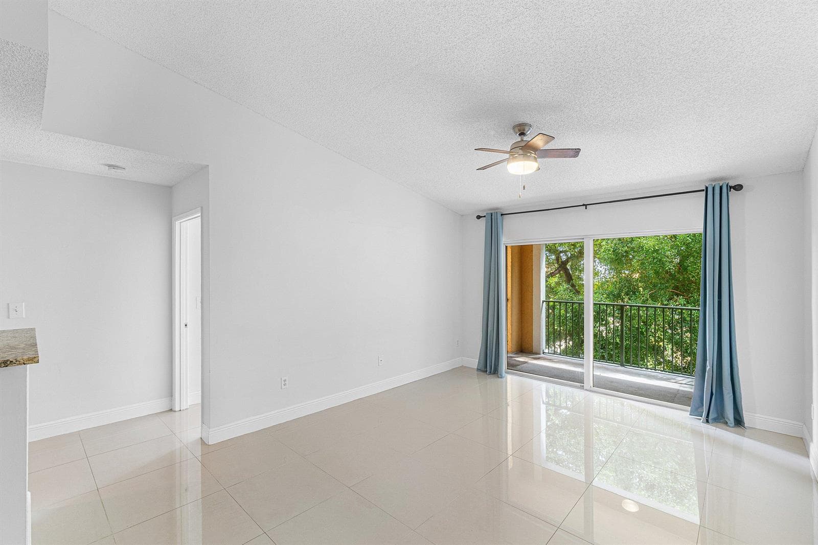 131 Yacht Club Way # 307, Hypoluxo, FL 33462 photo 5