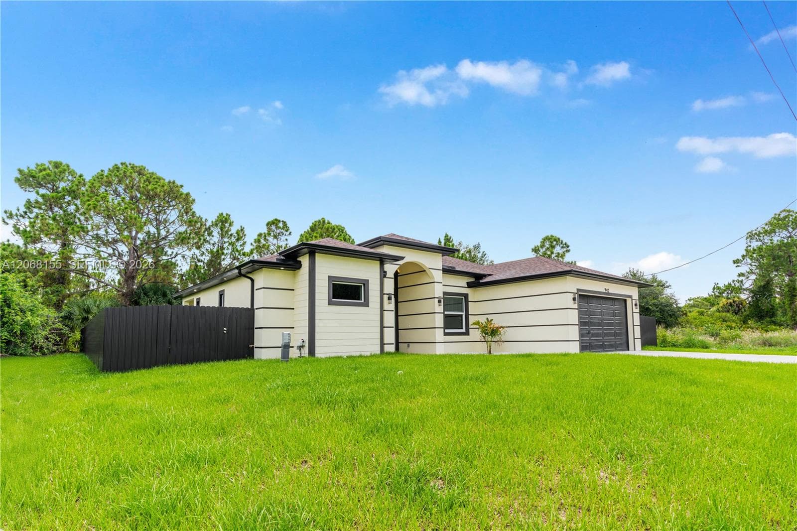 942 E KANUGA ST, Lehigh Acres, FL 33974 photo 3