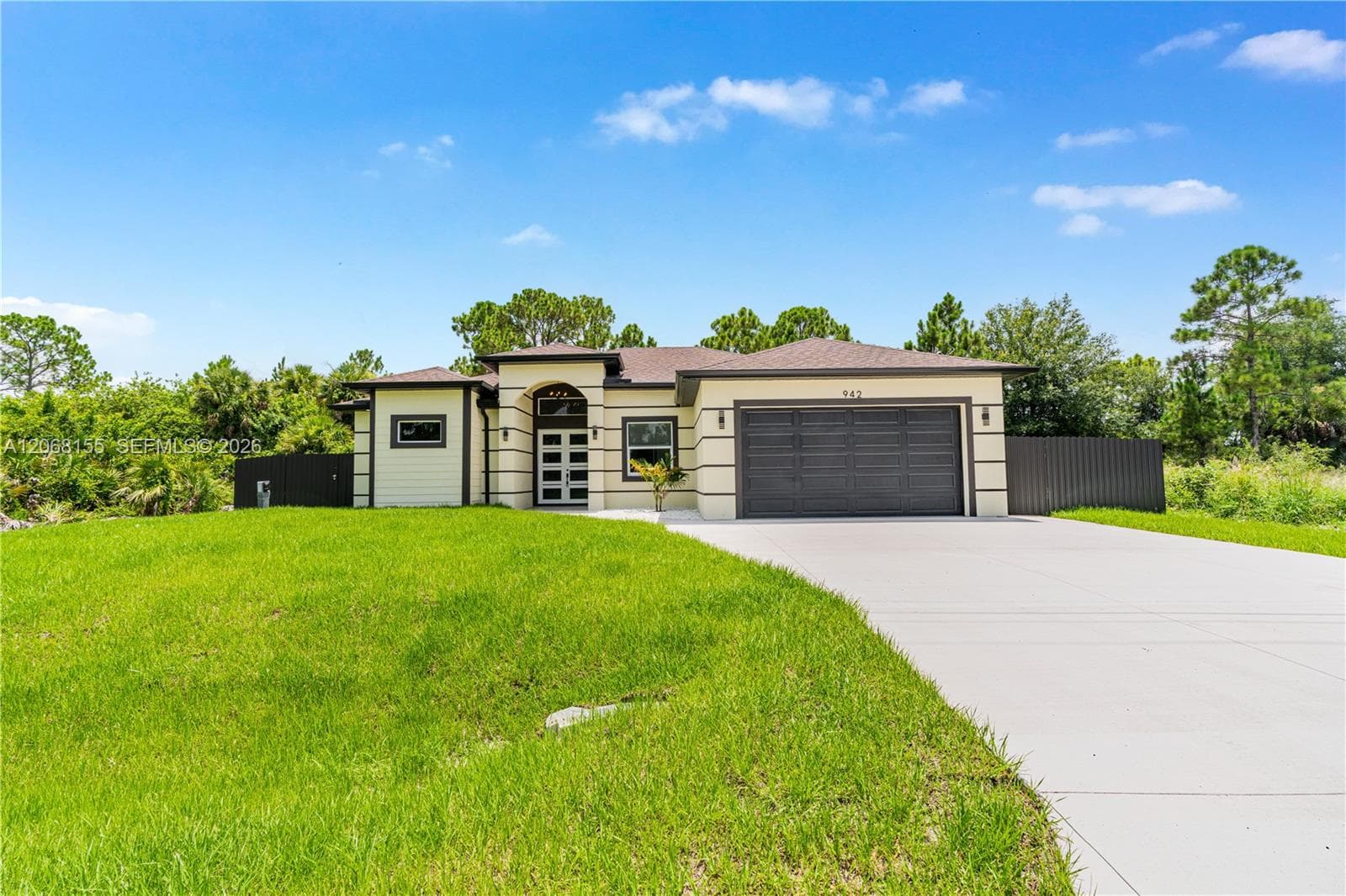 942 E KANUGA ST, Lehigh Acres, FL 33974 photo 5