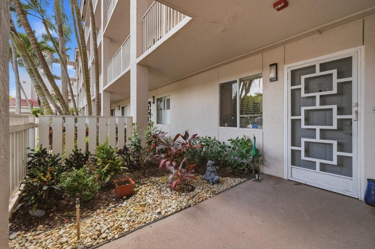 6112 HUNTWICK Terrace # 108, Delray Beach, FL 33484 photo 3