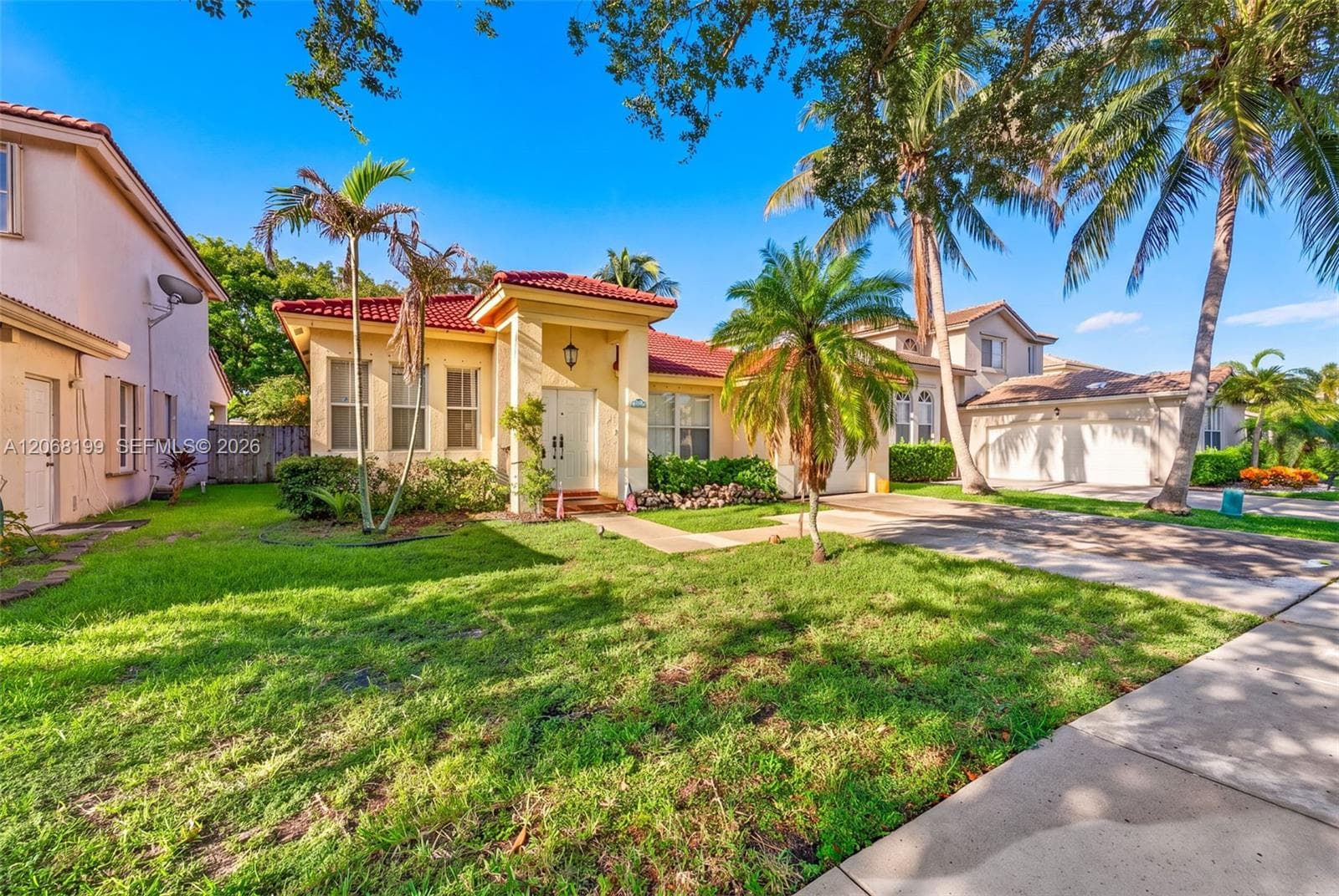 13976 S Cypress Cove Cir, Davie, FL 33325 photo 3