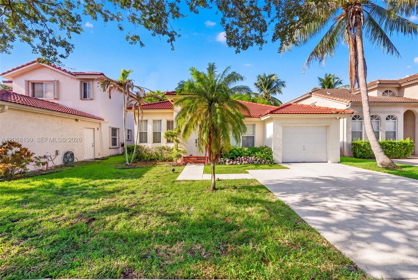 13976 S Cypress Cove Cir, Davie, FL 33325 photo 4