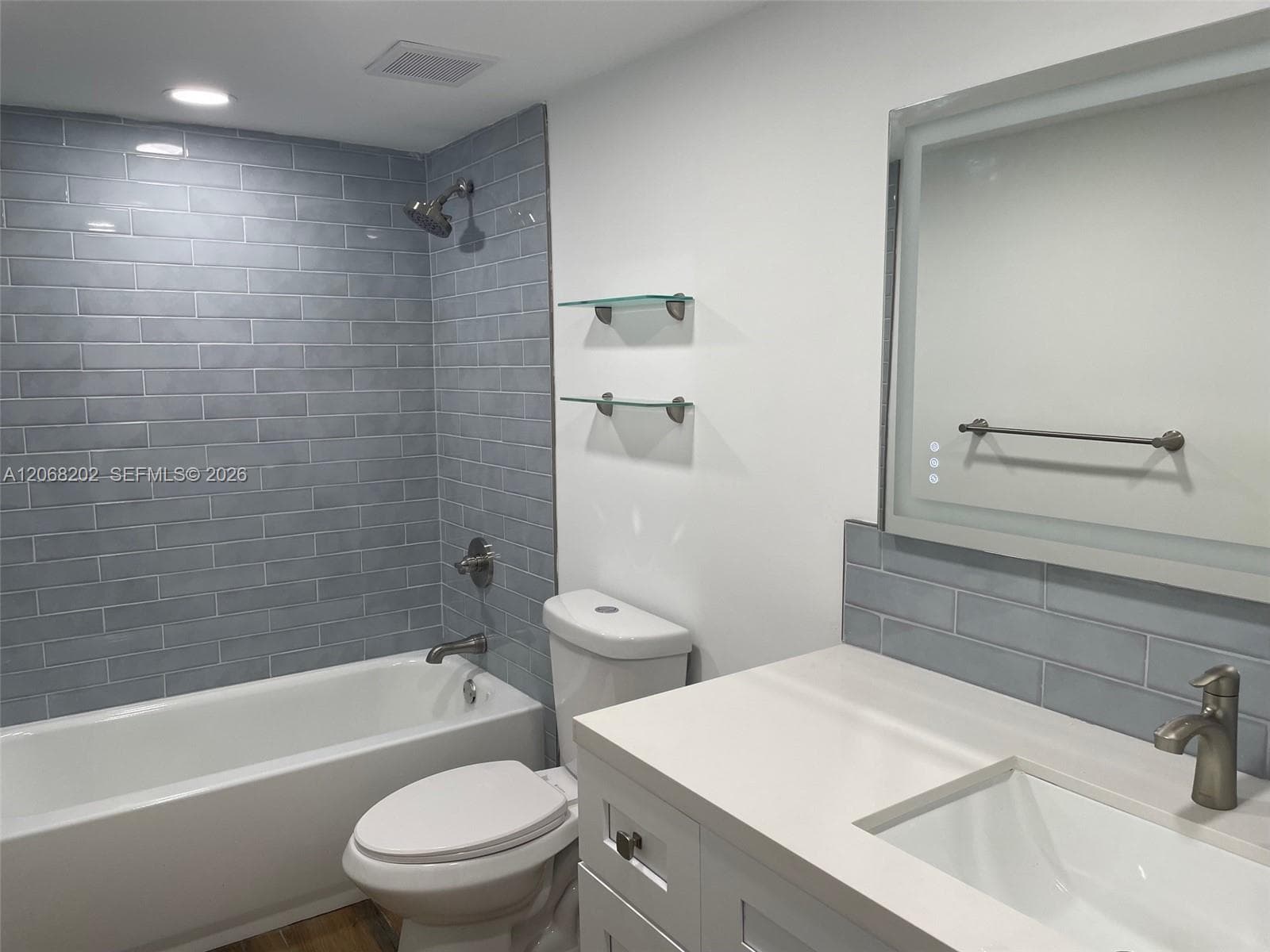 460 W Park Dr # 207, Miami, FL 33172 photo 3