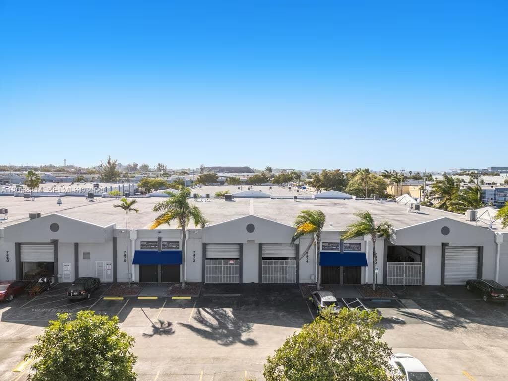 7370 NW 56th St # 7370, Miami, FL 33166
