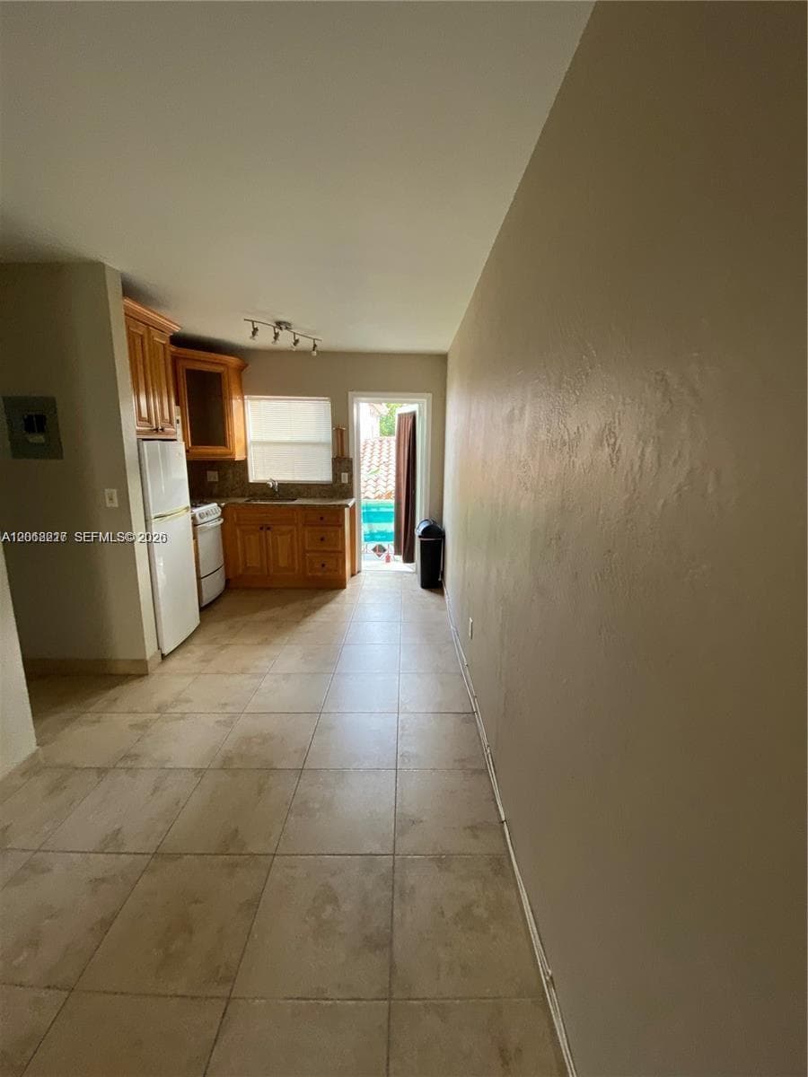 1607 Michigan Ave # 7, Miami Beach, FL 33139 photo 2