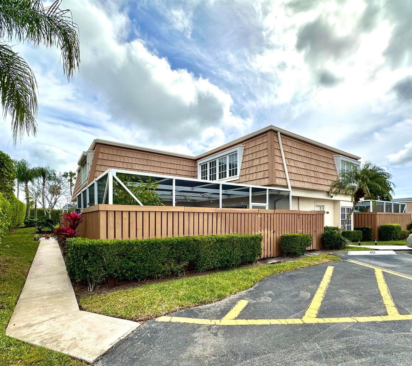 11551 WINCHESTER Drive, Palm Beach Gardens, FL 33410 photo 2