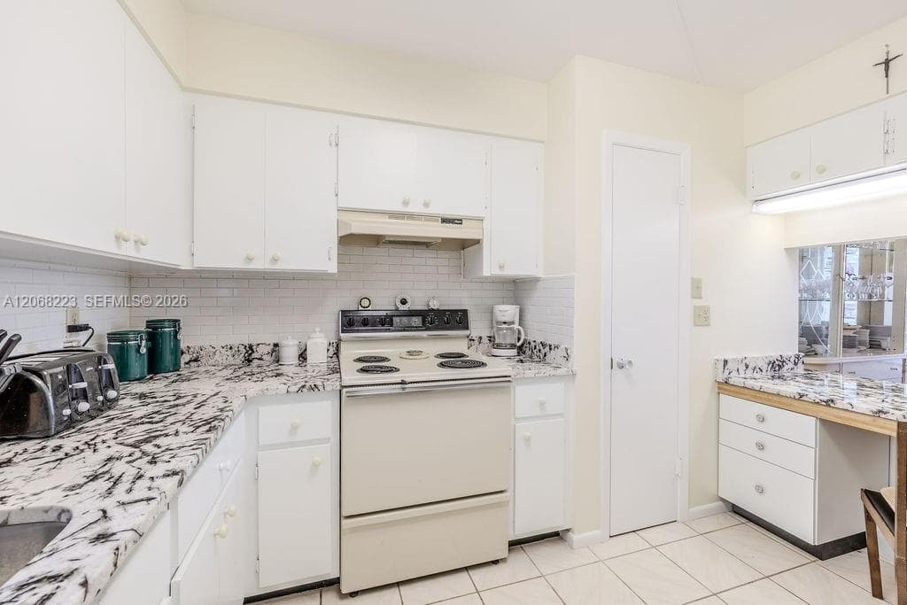 2333 Indian River Blvd # 306, Vero Beach, FL 32960 photo 5