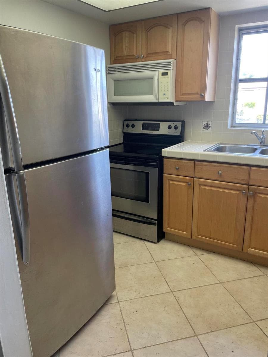 2965 ASHLEY Drive W # C, West Palm Beach, FL 33415 photo 4