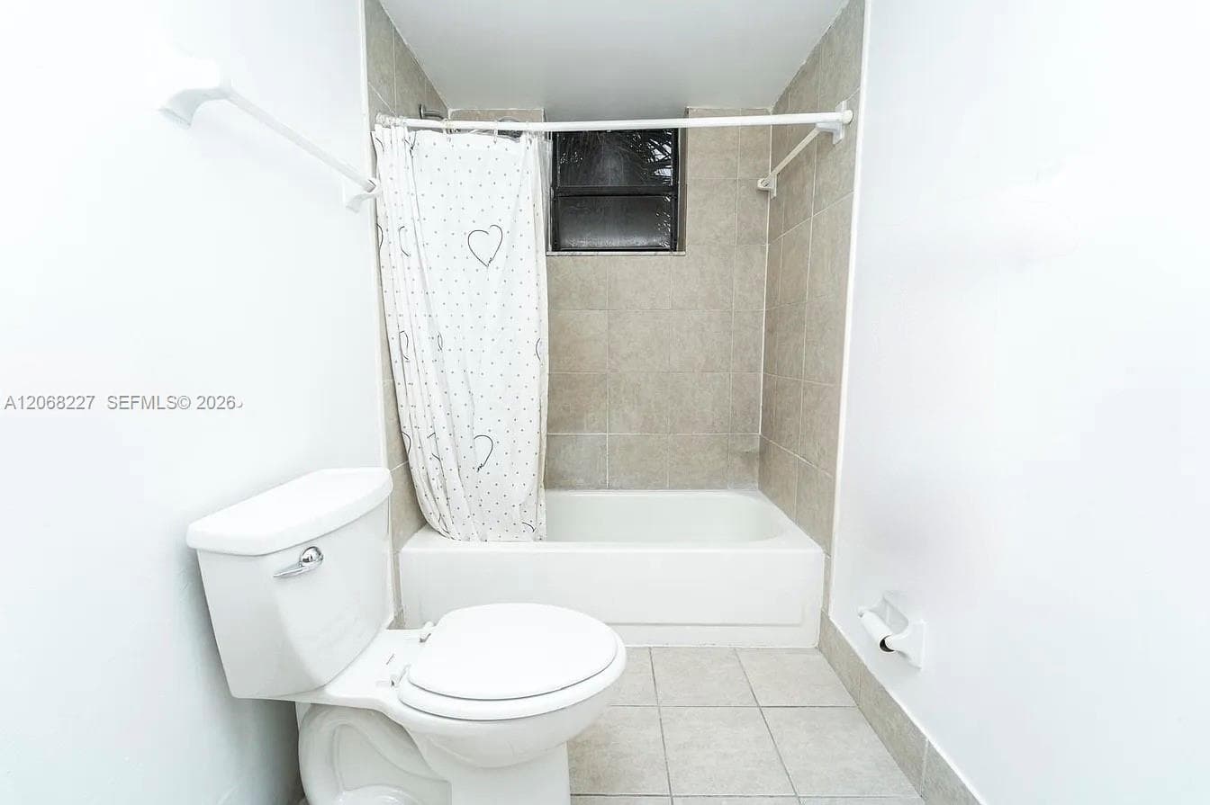 576 NW 114th Ave # 203, Sweetwater, FL 33172 photo 4