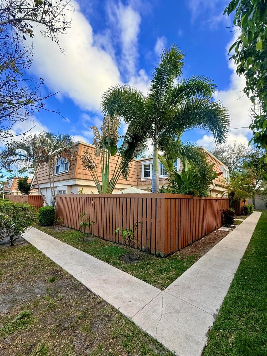 11584 WINCHESTER Drive, Palm Beach Gardens, FL 33410 photo 4