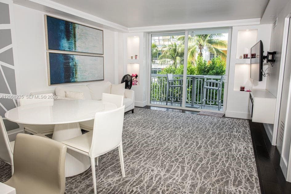 401 Ocean Dr # 303, Miami Beach, FL 33139