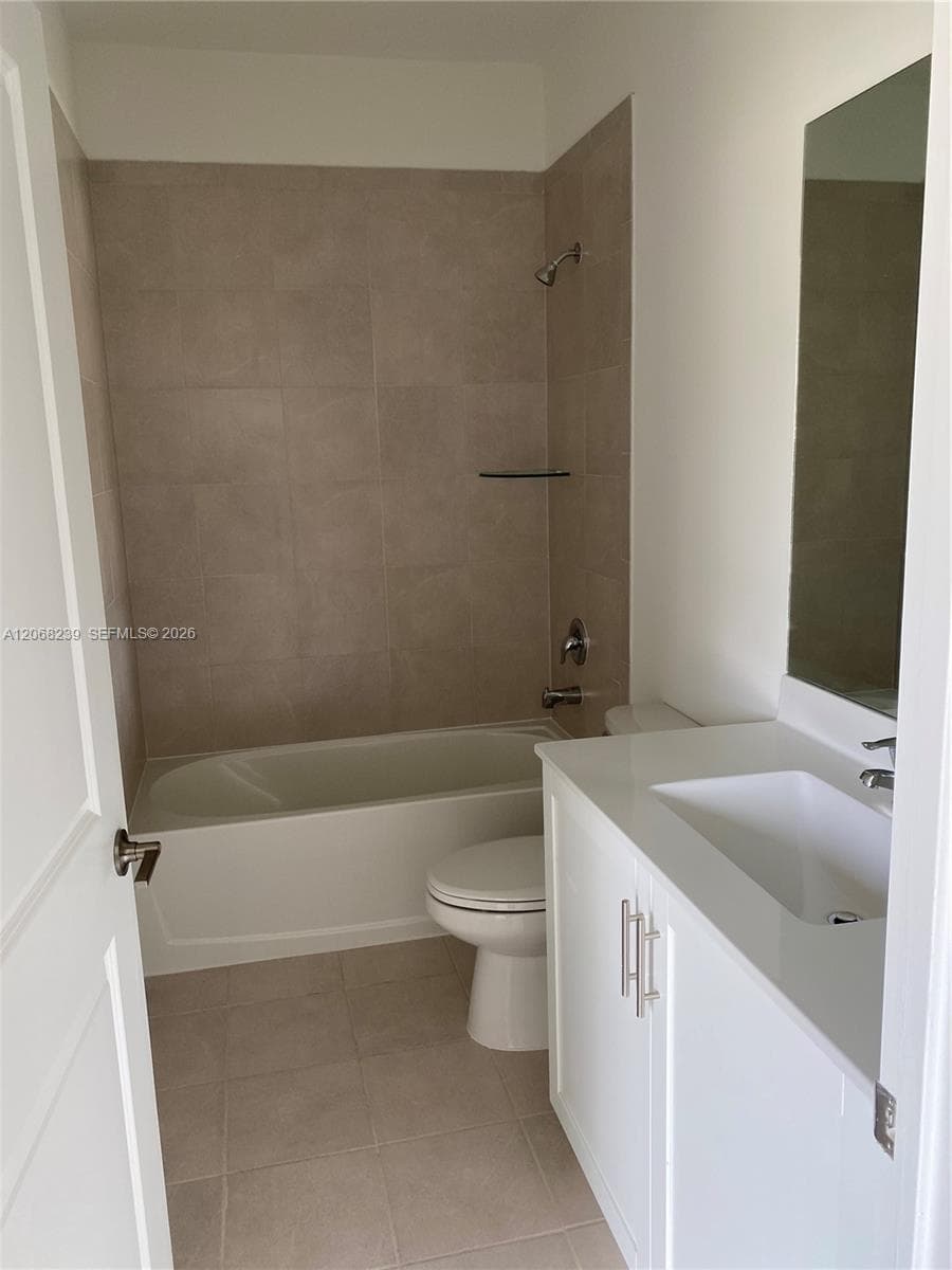 20672 NE 7th Pl # 20672, Miami, FL 33179 photo 4