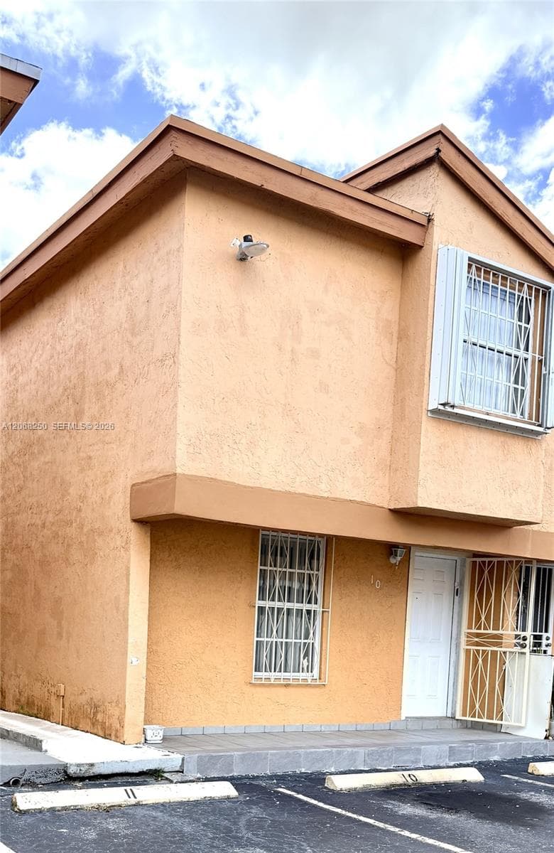1701 W 42nd Pl # 10, Hialeah, FL 33012 photo 2