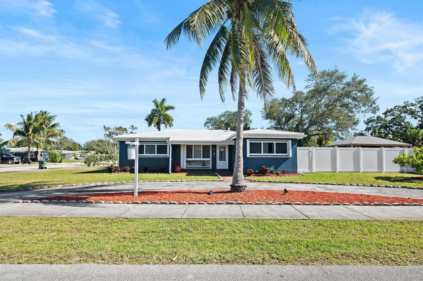 1900 SW 33rd Avenue, Fort Lauderdale, FL 33312 photo 2