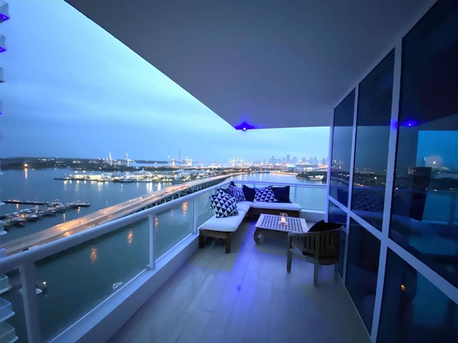 540 WEST Avenue # 2011, Miami Beach, FL 33139 photo 4