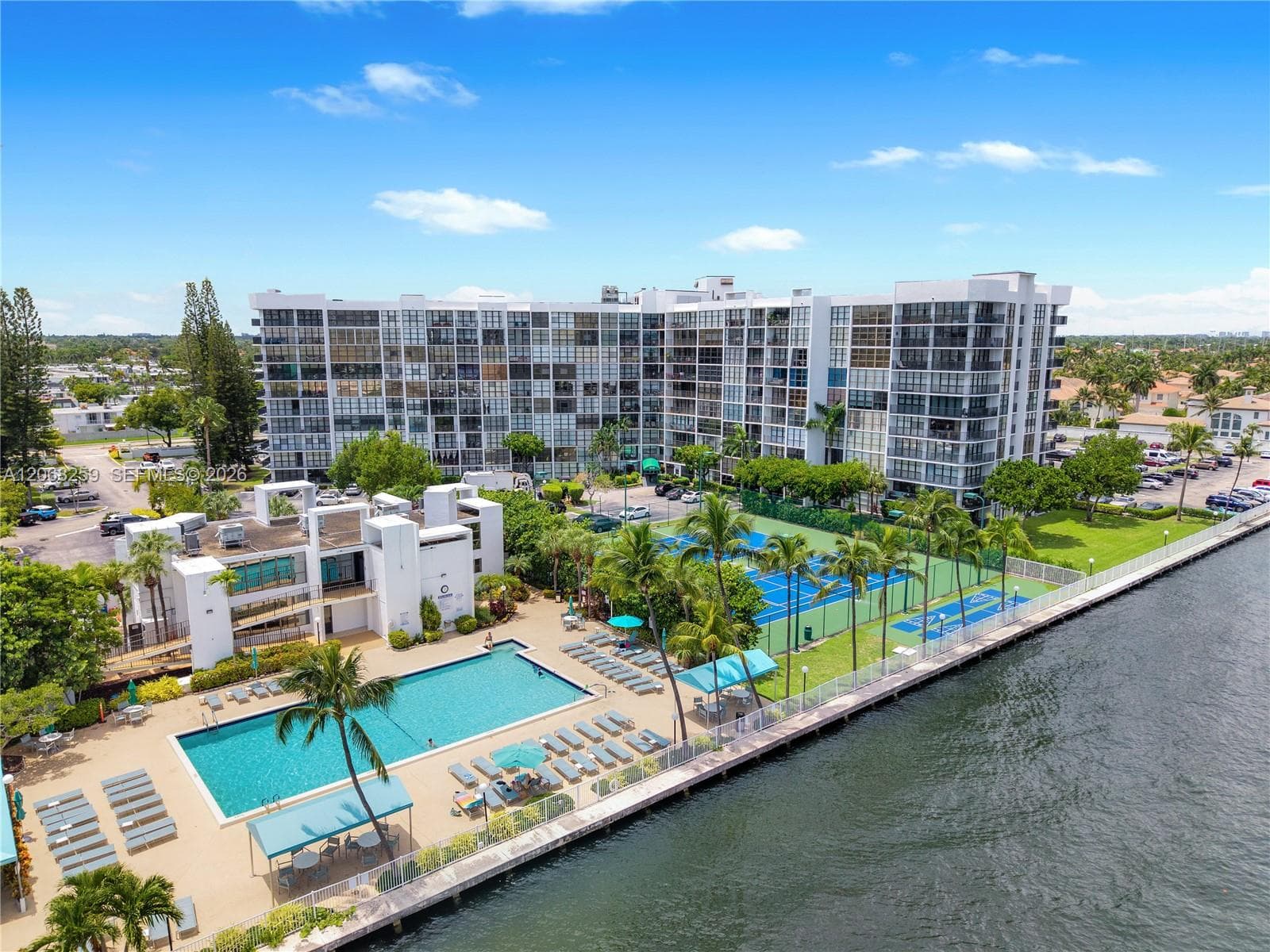 1000 Parkview Dr # 1007, Hallandale Beach, FL 33009 photo 3