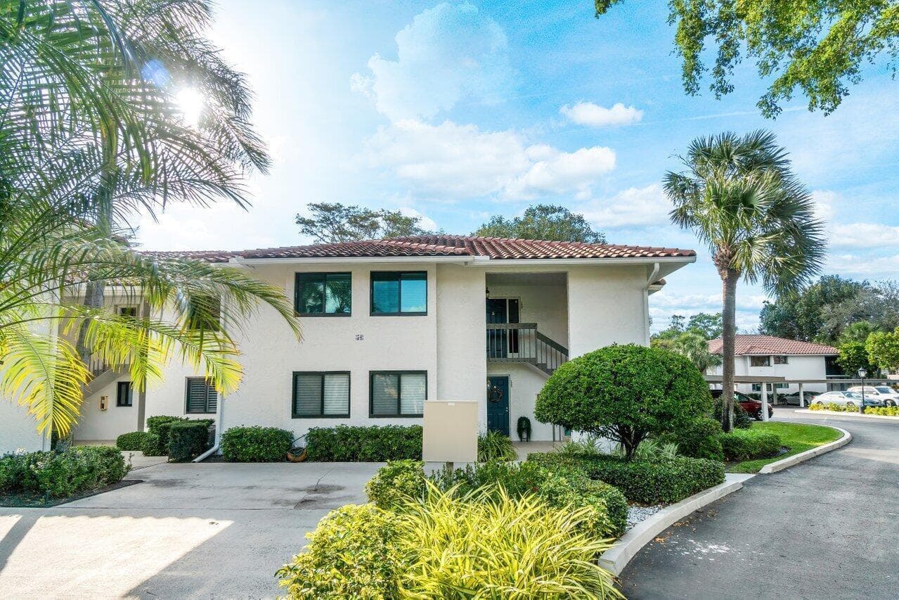 50 PELICAN POINTE Drive # 2050, Delray Beach, FL 33483 photo 2