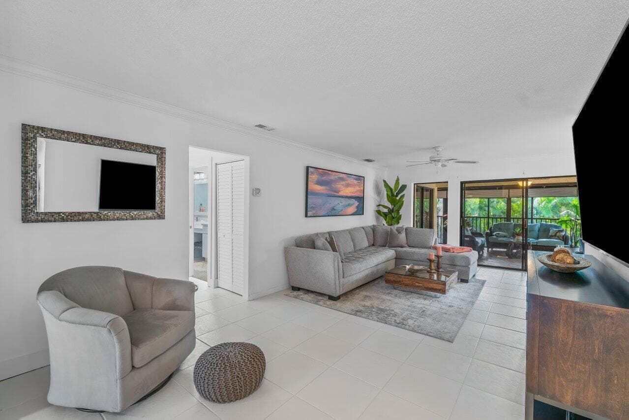 50 PELICAN POINTE Drive # 2050, Delray Beach, FL 33483 photo 3
