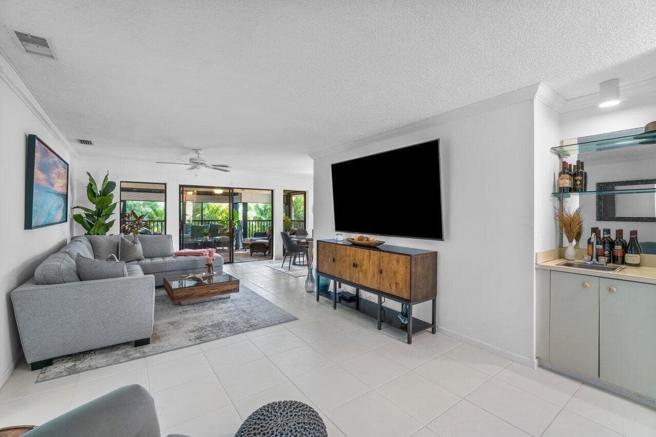 50 PELICAN POINTE Drive # 2050, Delray Beach, FL 33483 photo 4