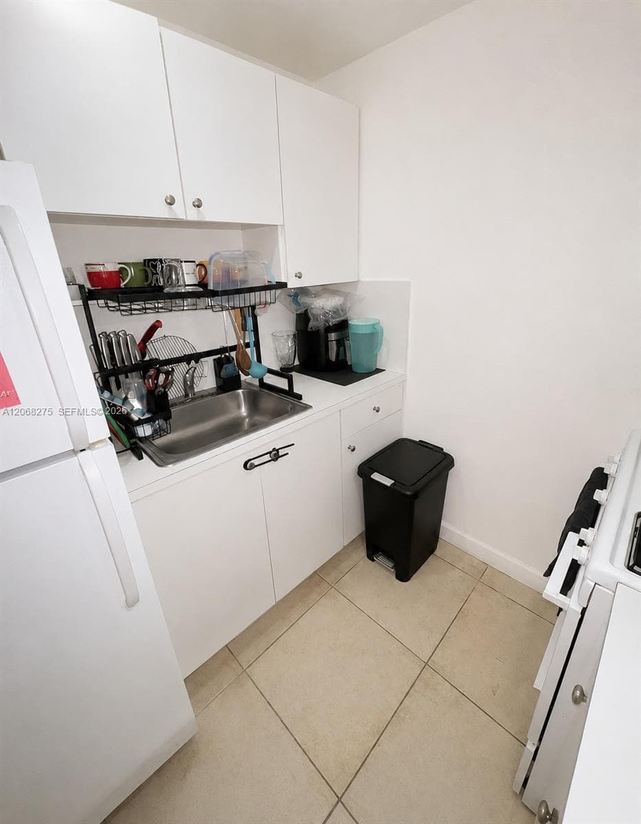 1305 W 53rd St # 430, Hialeah, FL 33012 photo 2