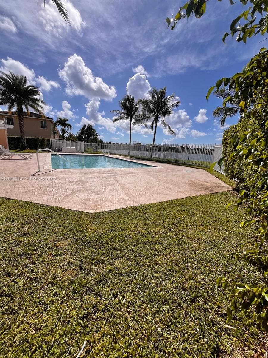 17722 SW 141st Ct, Miami, FL 33177 photo 2