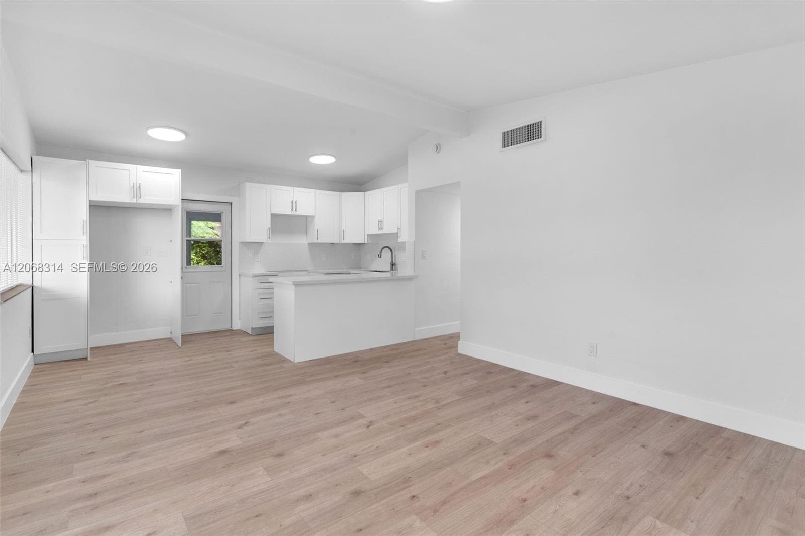 11445 SW 43rd Ter, Miami, FL 33165 photo 4