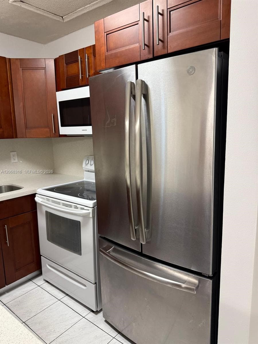 6540 W 26th Dr # 24-60, Hialeah, FL 33016 photo 4