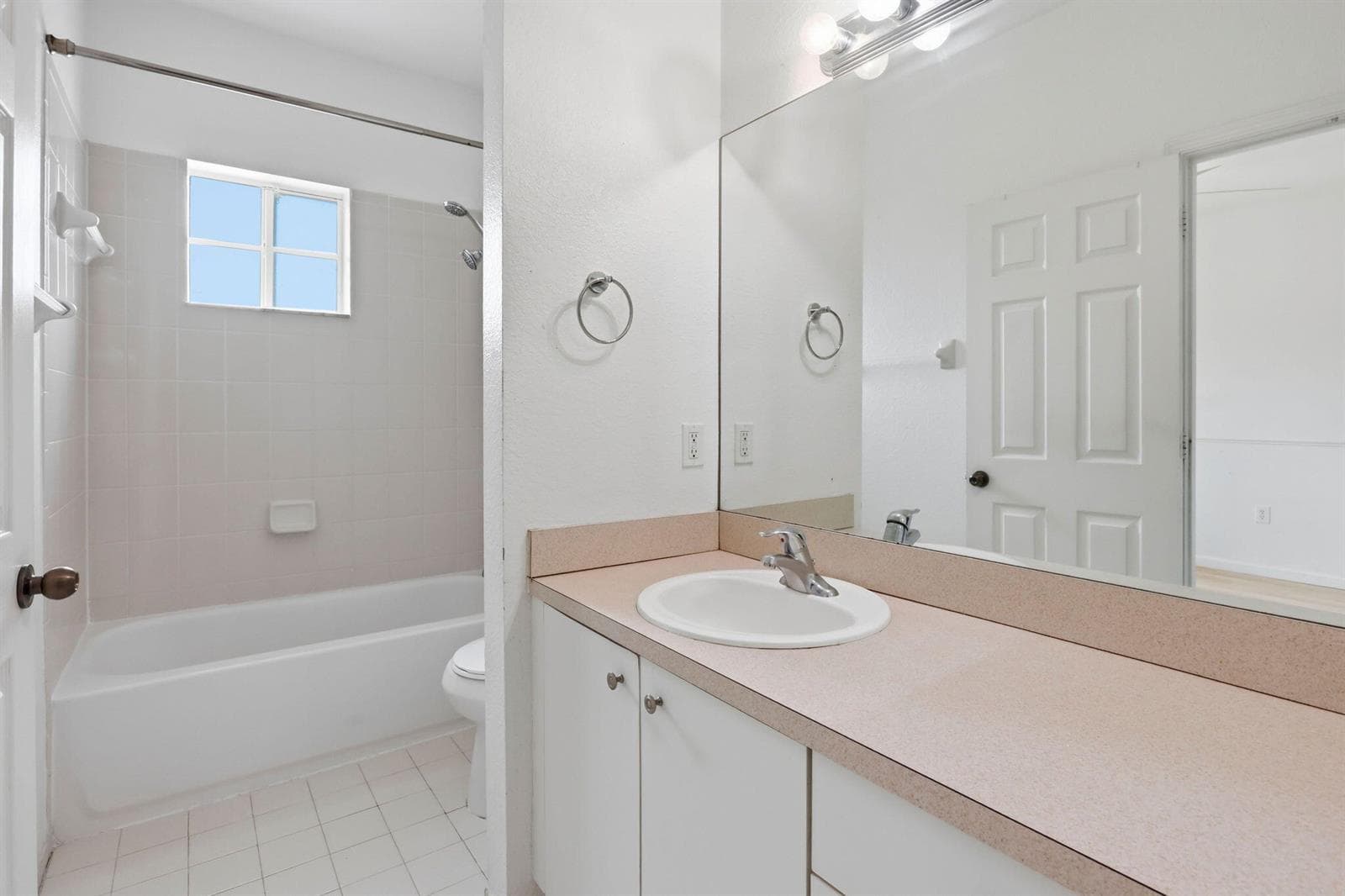 460 PRINCESS Drive, Margate, FL 33068 photo 4