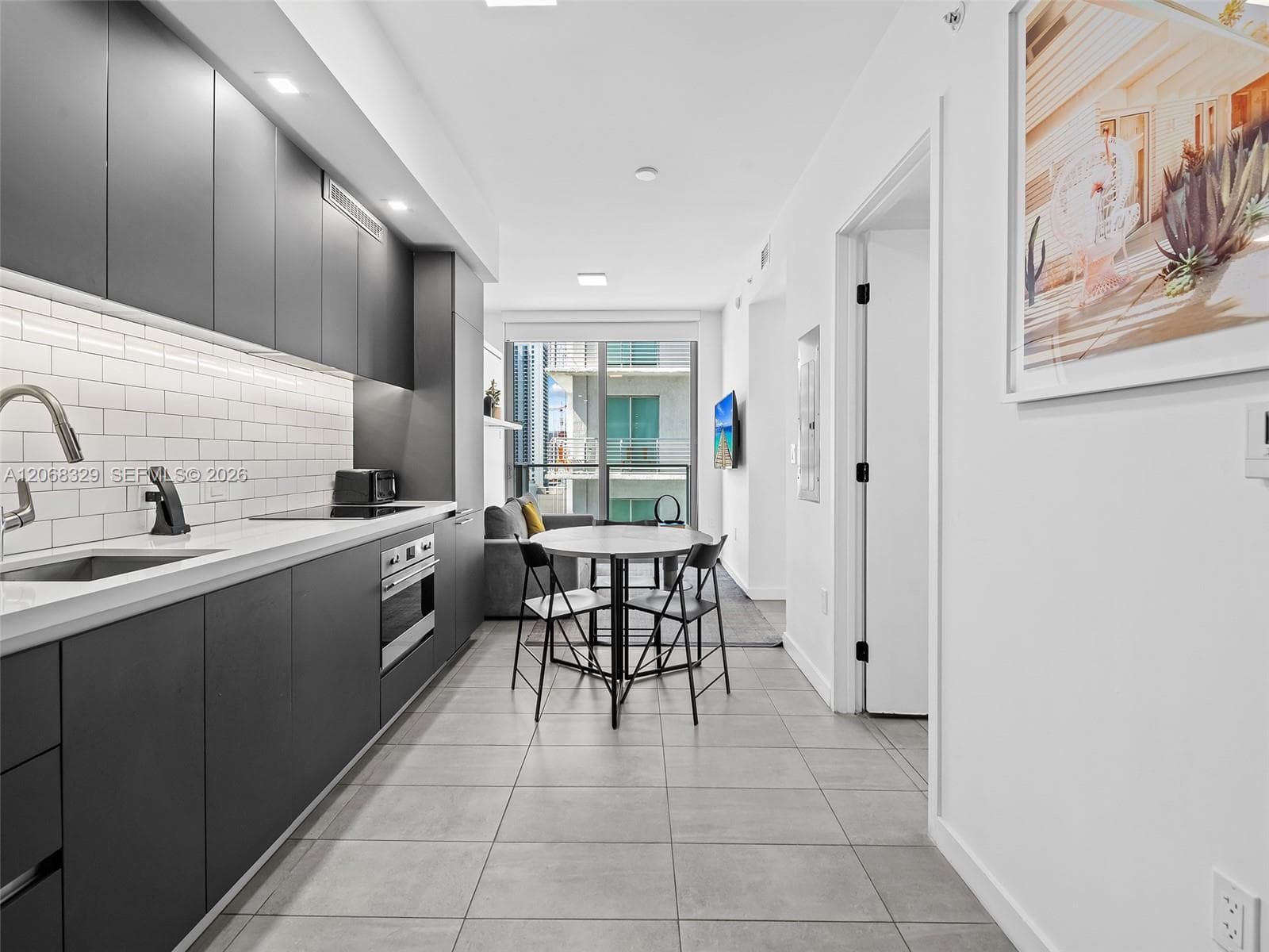 227 NE 2nd St # 1807, Miami, FL 33132 photo 2