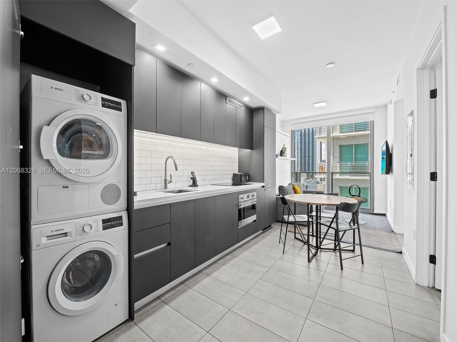227 NE 2nd St # 1807, Miami, FL 33132 photo 4