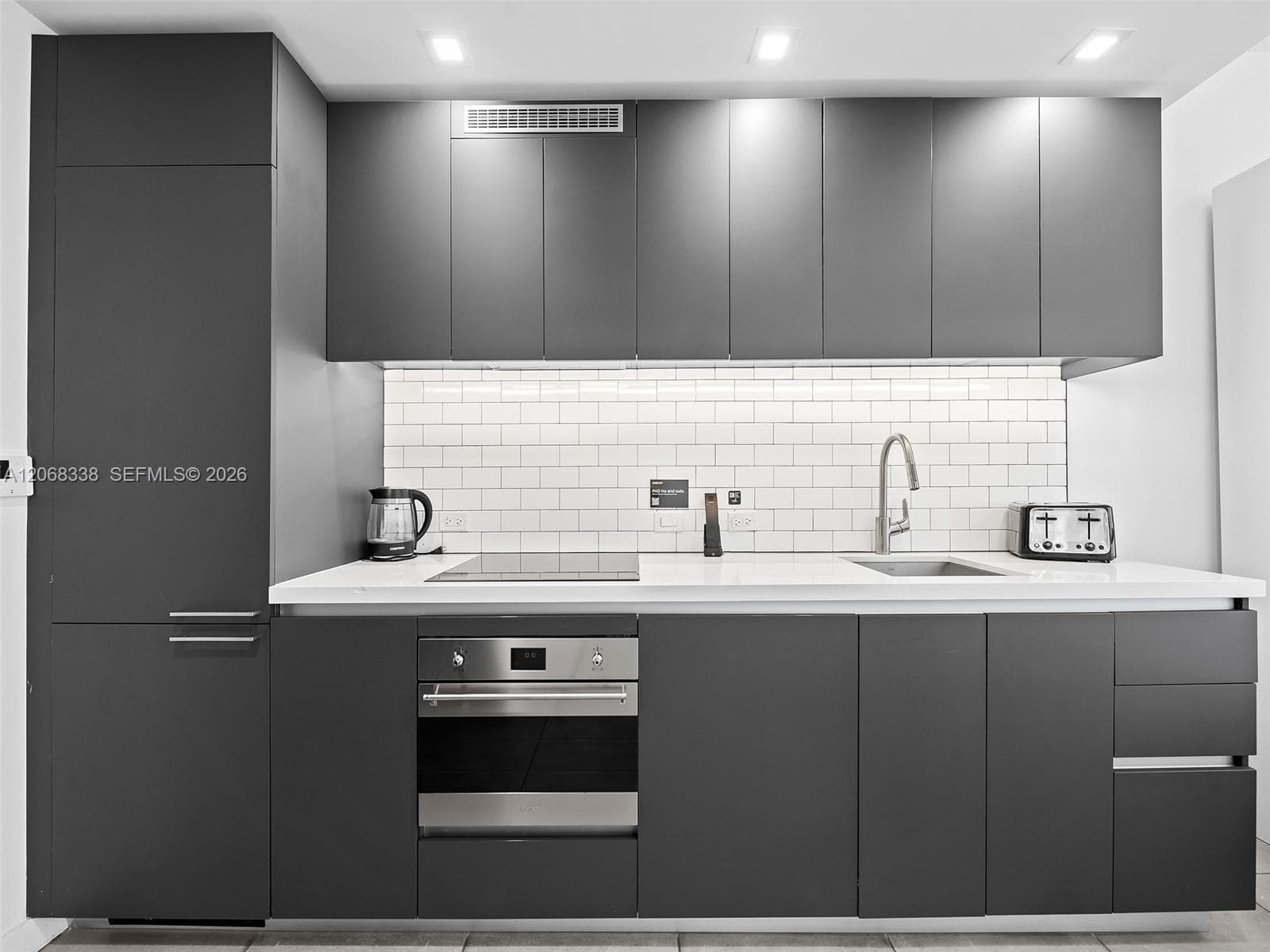 227 NE 2nd St # 2501, Miami, FL 33132 photo 3