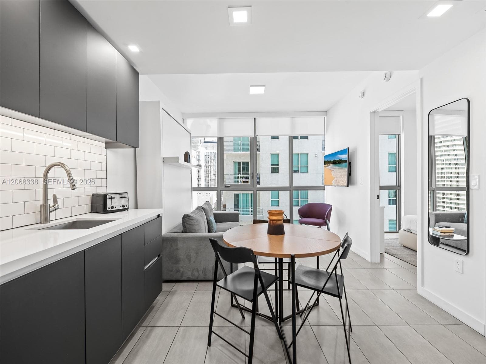 227 NE 2nd St # 2501, Miami, FL 33132 photo 4